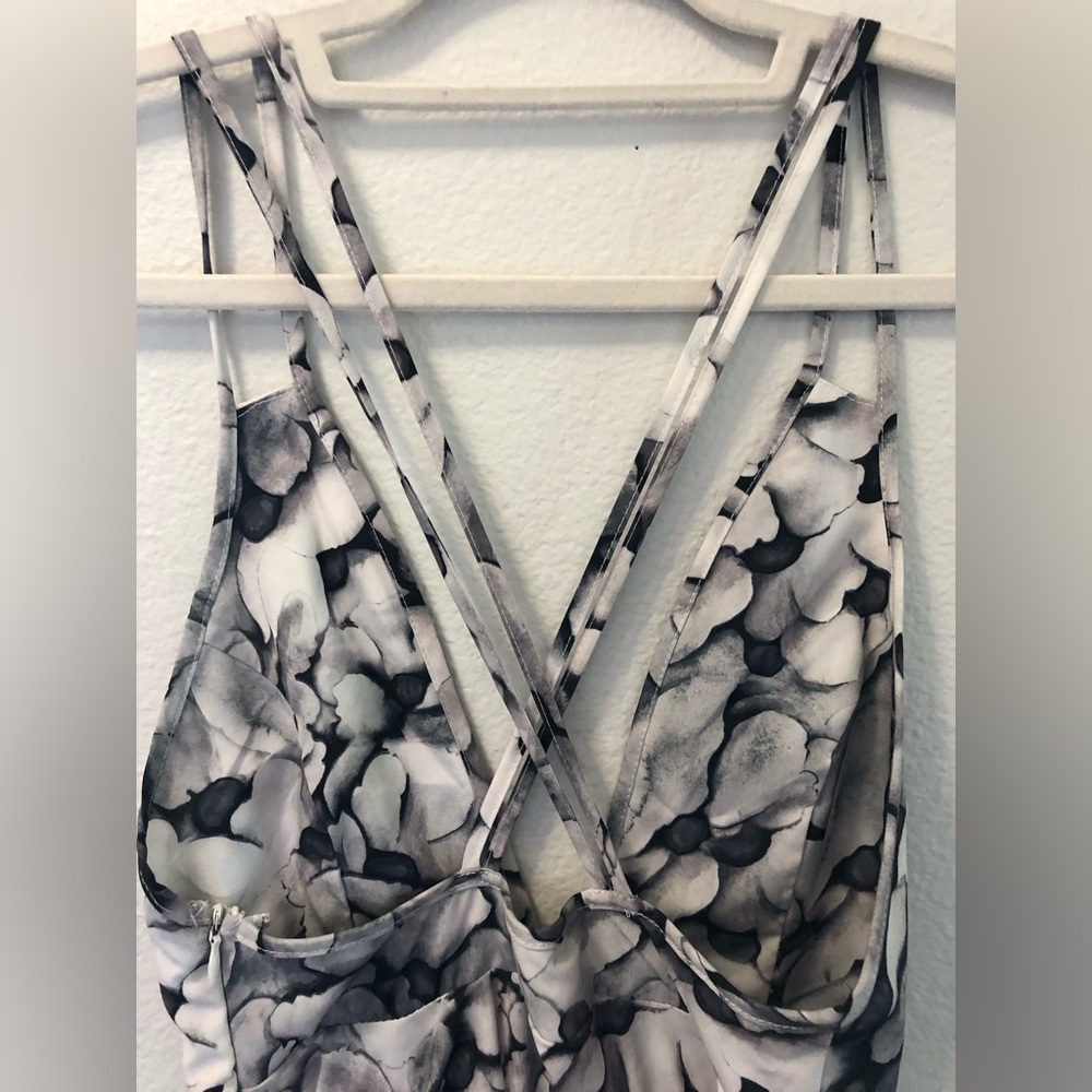 Deep Plunge Dress - Picture 6 of 11